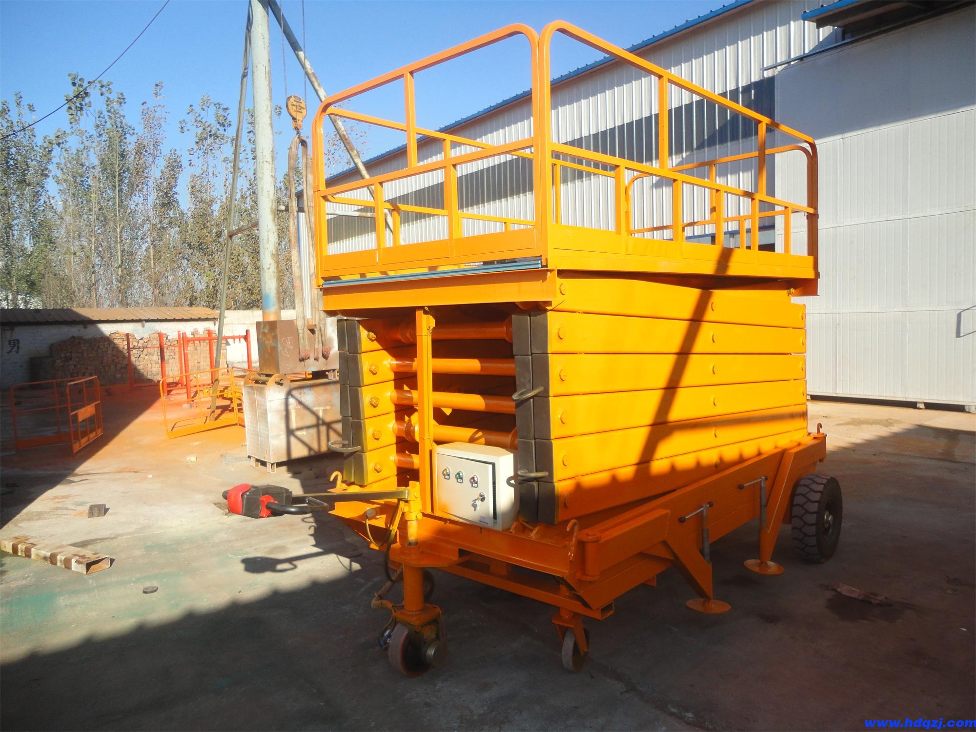 移動(dòng)式升降機(jī) 移動(dòng)式升降機(jī)